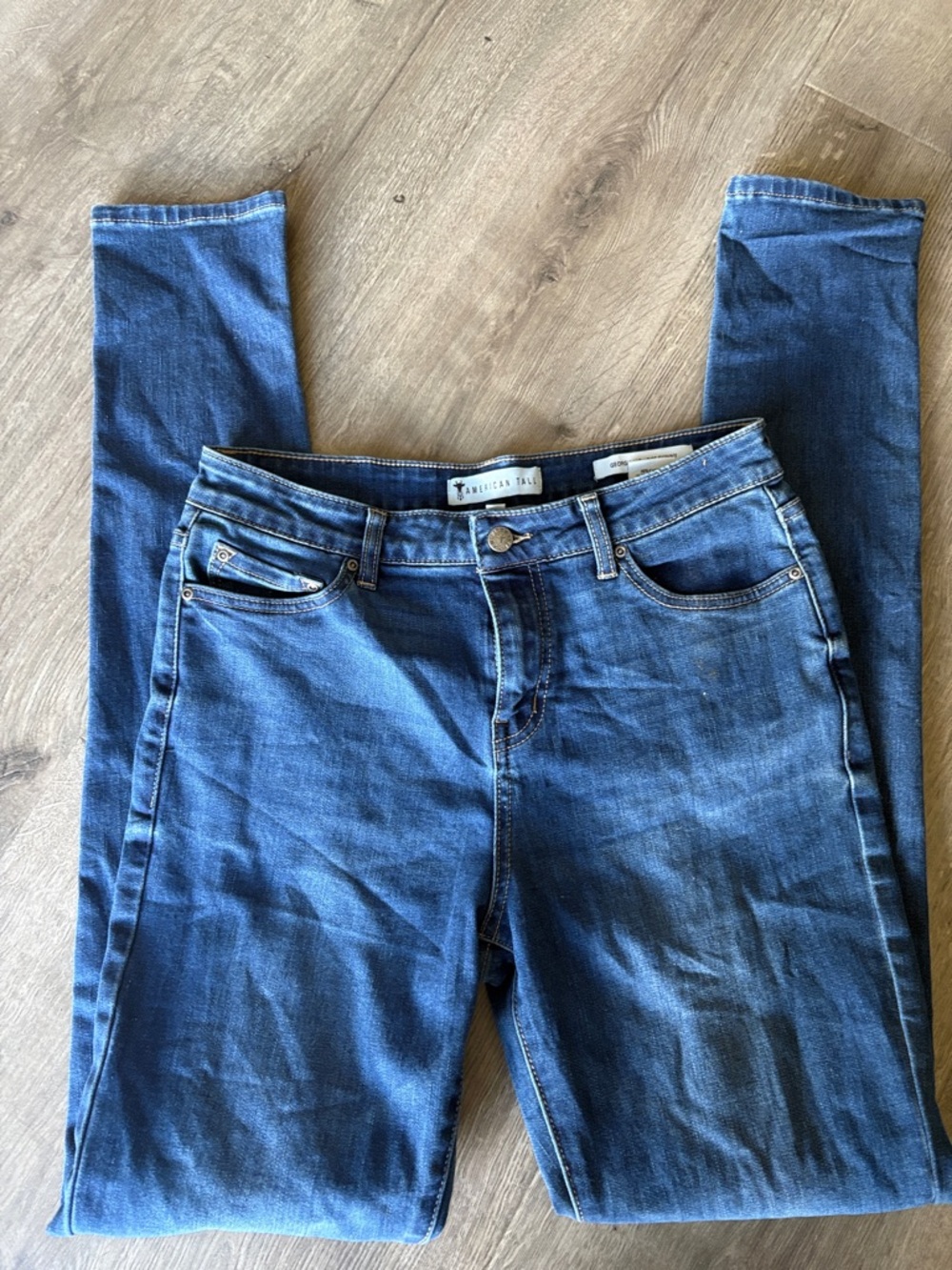 American Eagle Mid-Rise Skinny Jeans in Medium Blue